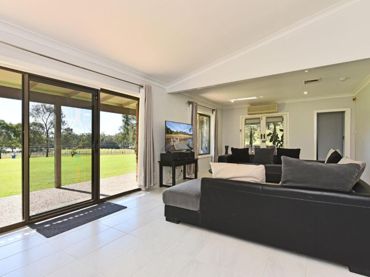 Blaxlands Homestead - Nothing Is Closer Opposite Hope Estate With Wifi And Pool Plus Fireplace Pokolbin Exteriör bild